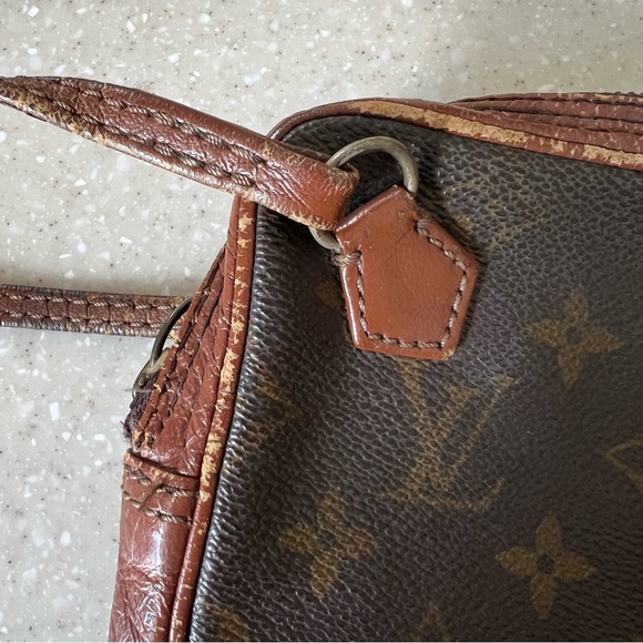 Vintage Louis Vuitton Monogram Large Wristlet - Picture 2 of 12